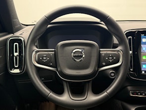 Vehicle image VOLVO XC40 2.0 B3 MH Plus Dark