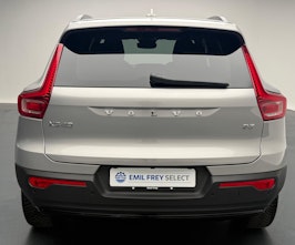 Vehicle image VOLVO XC40 2.0 B3 MH Plus Dark