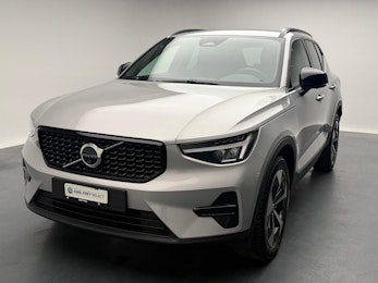 Vehicle image VOLVO XC40 2.0 B3 MH Plus Dark