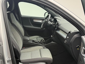 Vehicle image VOLVO XC40 2.0 B3 MH Plus Dark