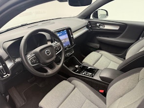 Vehicle image VOLVO XC40 2.0 B3 MH Plus Dark