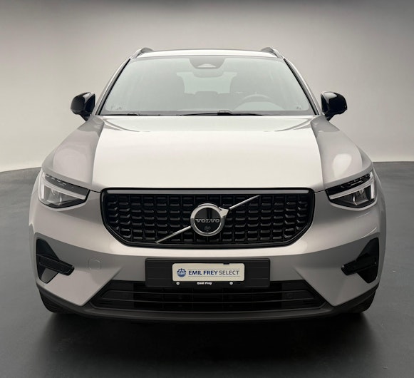 Vehicle image VOLVO XC40