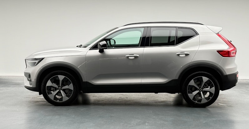 Vehicle image VOLVO XC40