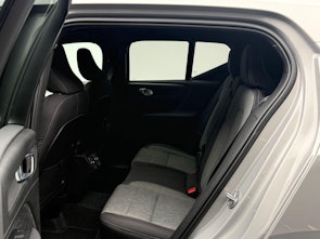 Vehicle image VOLVO XC40 2.0 B3 MH Plus Dark