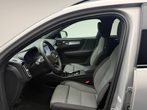 Vehicle image VOLVO XC40 2.0 B3 MH Plus Dark