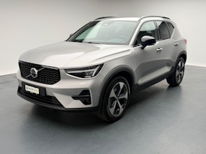 Vehicle image VOLVO XC40 2.0 B3 MH Plus Dark