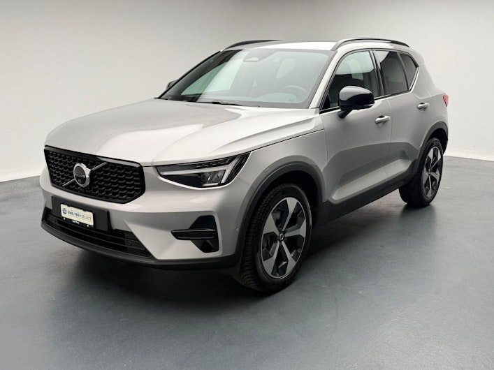 Vehicle image VOLVO XC40