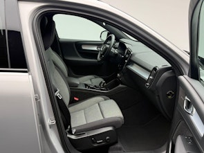 Vehicle image VOLVO XC40 2.0 B3 MH Plus Dark