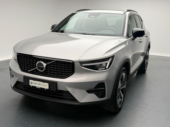 Vehicle image VOLVO XC40 2.0 B3 MH Plus Dark
