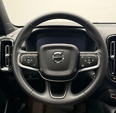 Vehicle image VOLVO XC40 2.0 B3 MH Plus Dark