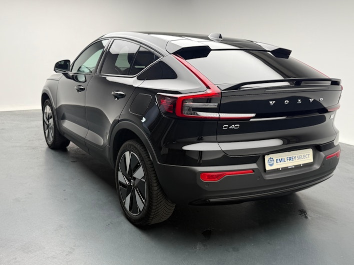 Vehicle image VOLVO C40