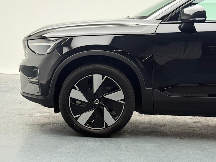 Vehicle image VOLVO C40