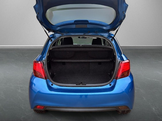 Vehicle image 9 Vehicle image 9