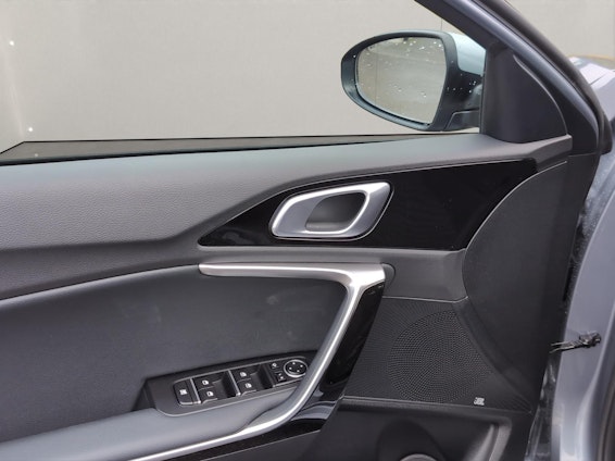 Vehicle image 15 Vehicle image 15