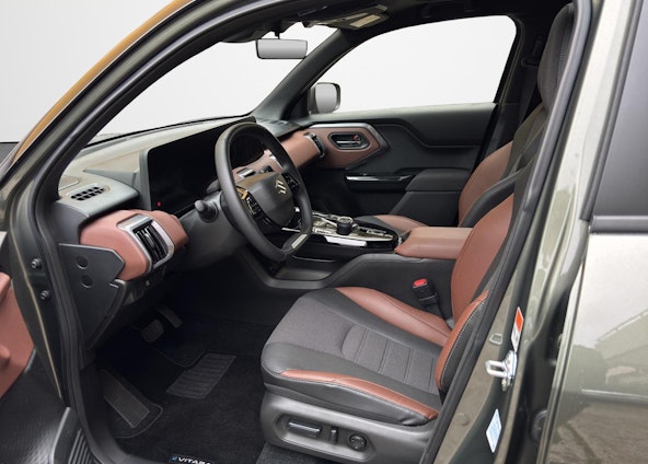 Vehicle image 4 Vehicle image 4