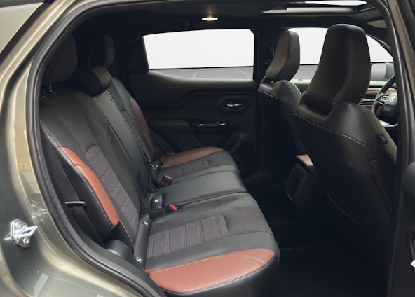 Vehicle image 7 Vehicle image 7