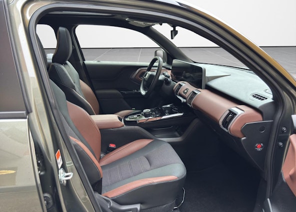 Vehicle image 8 Vehicle image 8