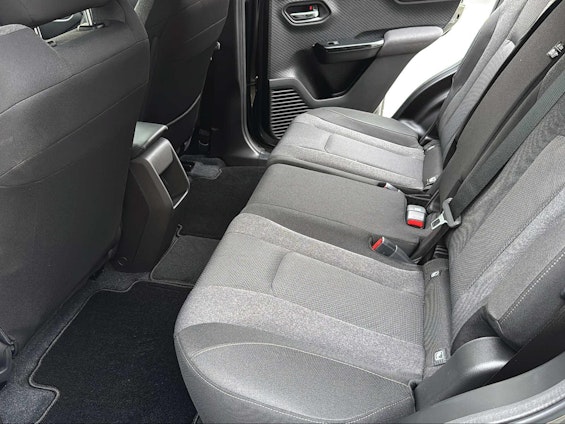 Vehicle image 8 Vehicle image 8