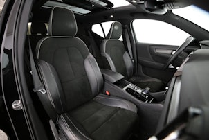 Vehicle image VOLVO XC40 1.5 T5 PiH R-Design
