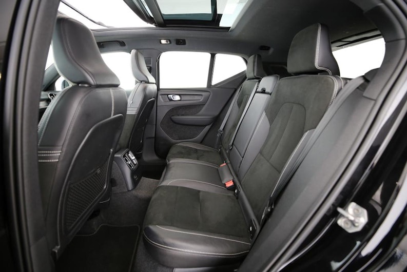 Vehicle image VOLVO XC40