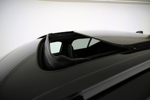 Vehicle image VOLVO XC40 1.5 T5 PiH R-Design