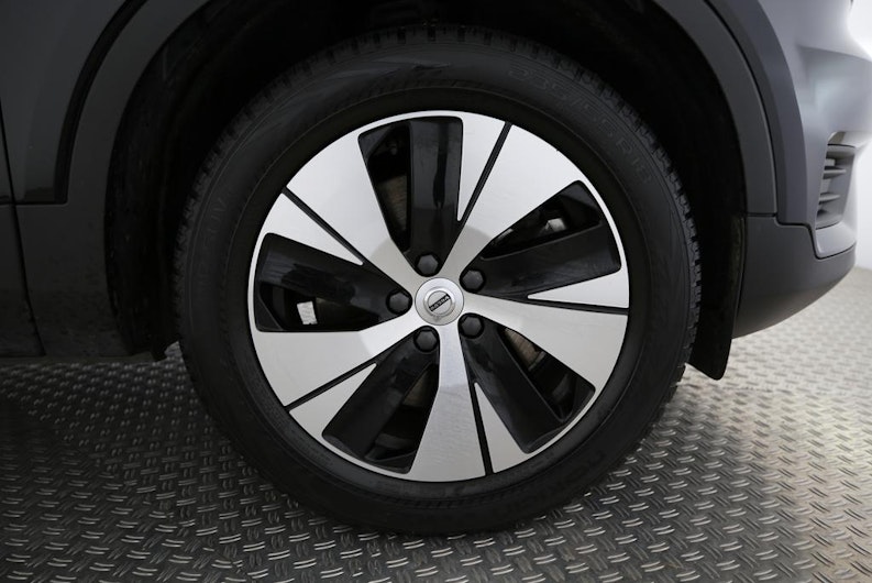 Vehicle image VOLVO XC40