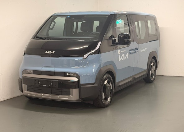 First vehicle image First vehicle image