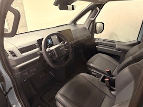 Vehicle image KIA PV5 Passenger 71.2 kWh Elite