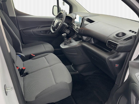 Vehicle image 8 Vehicle image 8