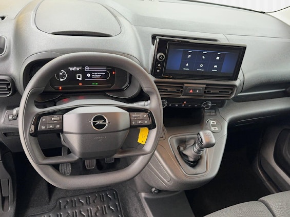 Vehicle image 6 Vehicle image 6