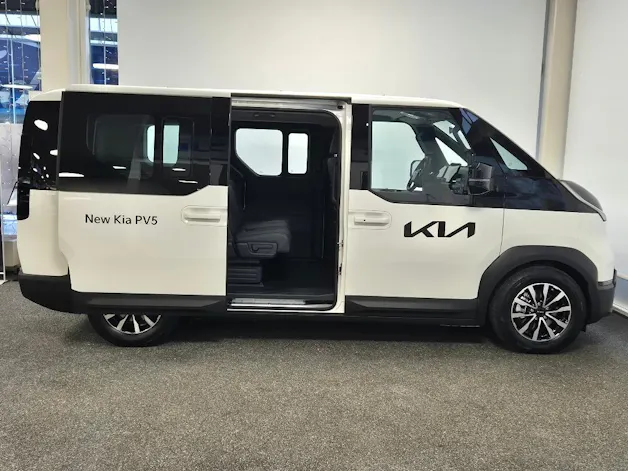 Kia PV5 Passenger 71.2 kWh Plus
