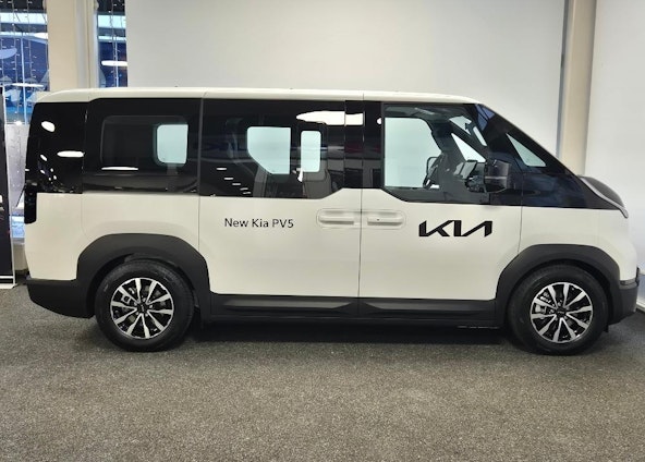 Vehicle image 4 Vehicle image 4