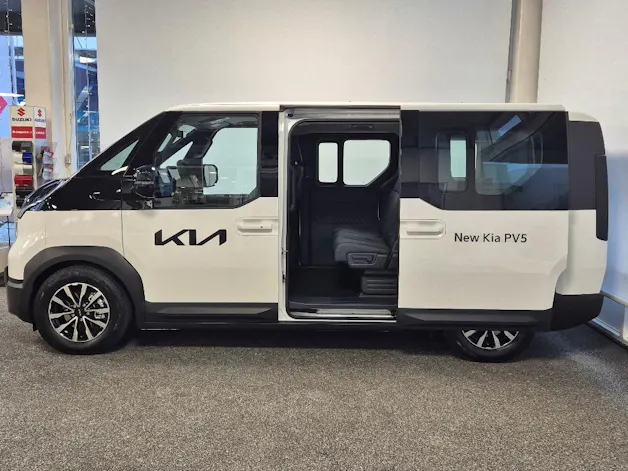 Kia PV5 Passenger 71.2 kWh Plus