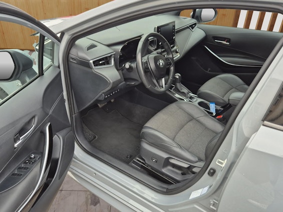 Vehicle image 8 Vehicle image 8