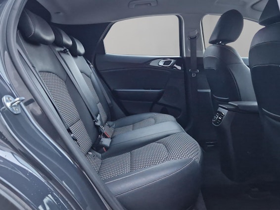 Vehicle image 14 Vehicle image 14