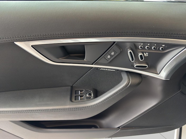 Vehicle image JAGUAR F-TYPE