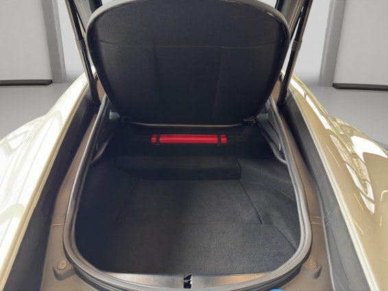 Vehicle image 16 Vehicle image 16