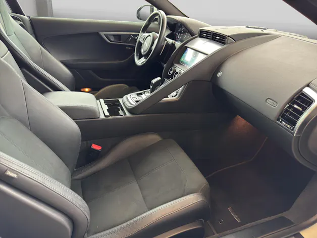 Jaguar F-Type Coupé 2.0 R-Dynamic 300PS