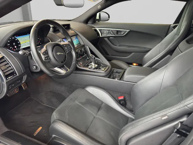 Jaguar F-Type Coupé 2.0 R-Dynamic 300PS
