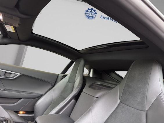 Vehicle image 17 Vehicle image 17