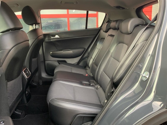 Vehicle image 6 Vehicle image 6