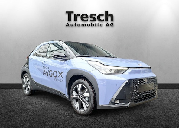 First vehicle image First vehicle image