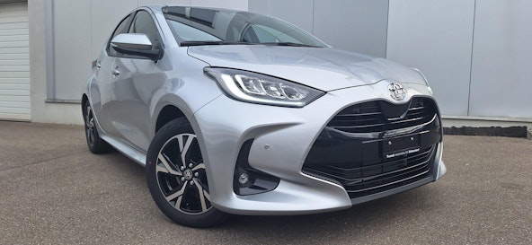 First vehicle image First vehicle image