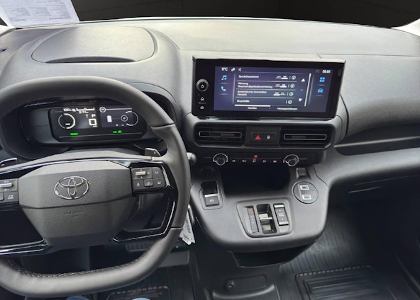 Vehicle image 6 Vehicle image 6