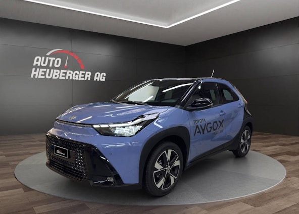 First vehicle image First vehicle image