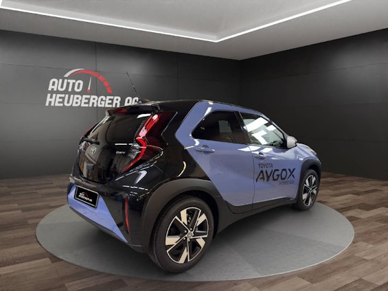 Vehicle image 2 Vehicle image 2