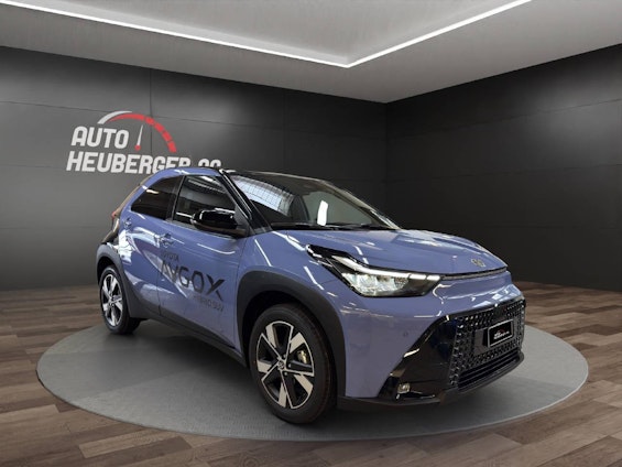 Vehicle image 3 Vehicle image 3