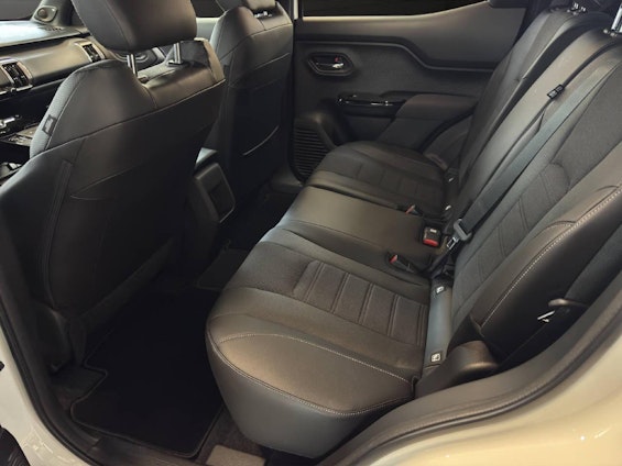 Vehicle image 7 Vehicle image 7