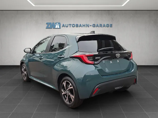 Toyota Yaris 1.5 VVT-i HSD Trend