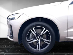 VOLVO XC60 2.0 B5 MH Plus Dark AWD